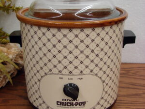 Vintage Rival Crock Pot #3100 Tan Brown Hatch Design Retro 3.5 Qt Slow Cooker Stoneware Glass Lid Clean Tested Working