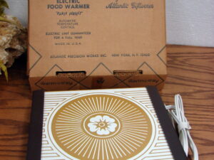 Vintage MCM Electric Hostess Warming Tray Warm-O-Tray Harvest Gold Single Burner NIB