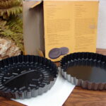 Vintage Scandinavian Nordic Ware Creme-Filled Wafer Huge Oreo Cake Pan Set - Image 2