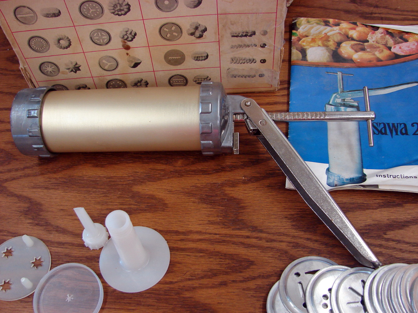 Sweden Sawa2000 Deluxe Heavy Duty Professional Cookie Press Mold Gun