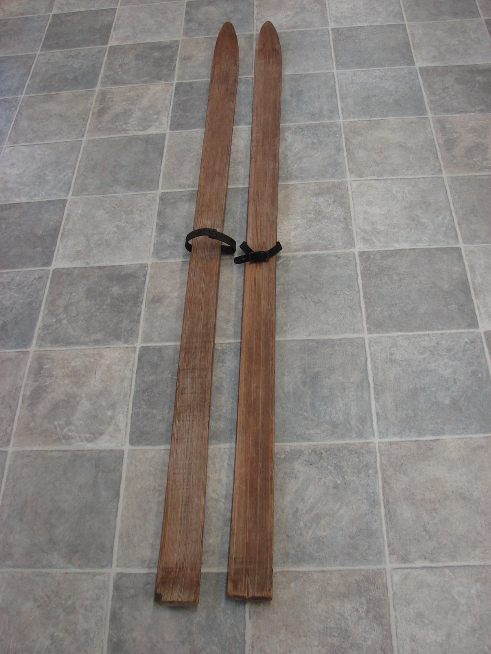 Vintage Unmarked Simple Pine Wood Snow Skis Antique Ski Lodge Decor