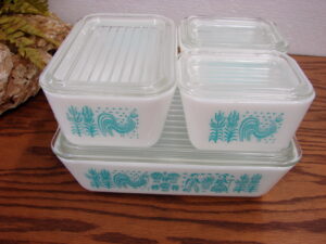 Complete 8 Pc Vintage PYREX Turquoise Butterprint Amish Refrigerator Dish Set w/ Lids