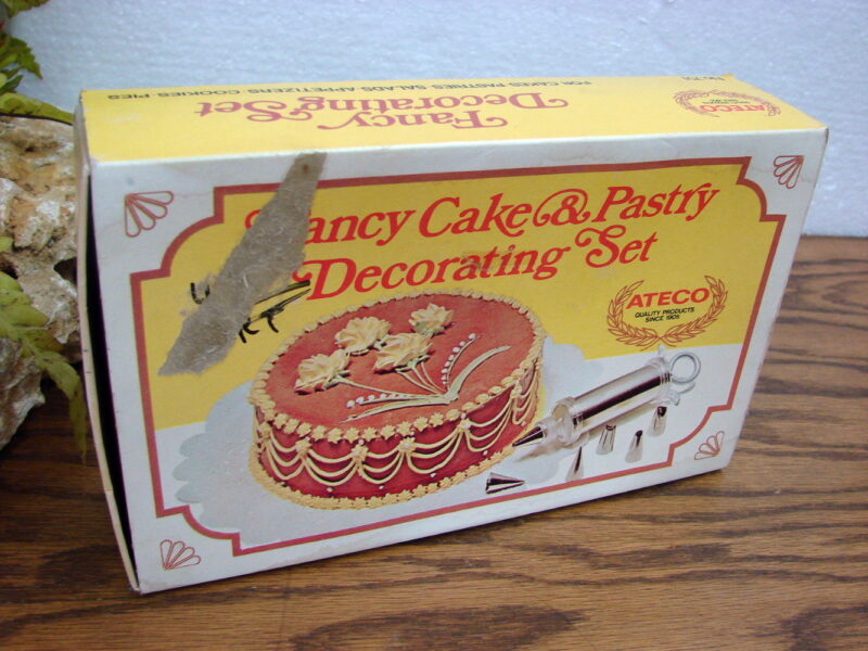 Vintage Ateco Fancy Cake &#038; Pastry Decorating Plunge Gun Kit Aluminum NIB, Moose-R-Us.Com Log Cabin Decor