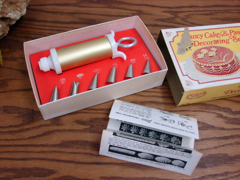 Vintage Ateco Fancy Cake &#038; Pastry Decorating Plunge Gun Kit Aluminum NIB, Moose-R-Us.Com Log Cabin Decor