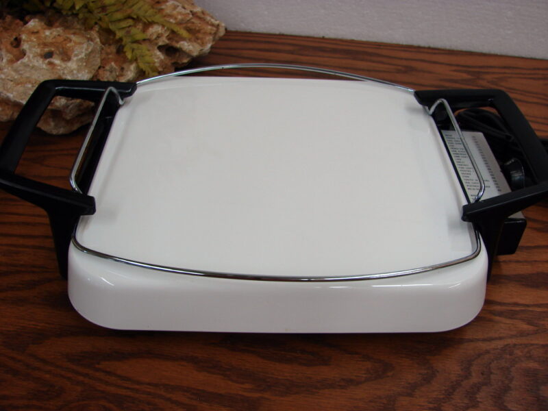 Vintage Corning Ware Blue Cornflower Electromatic Electric Skillet