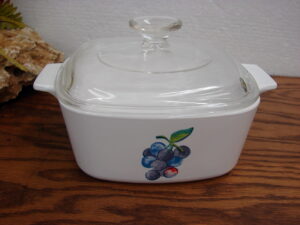 Vintage Corning Ware Corelle Fruit Basket Grape 1 1/2 Liter Casserole w/ PYREX Lid