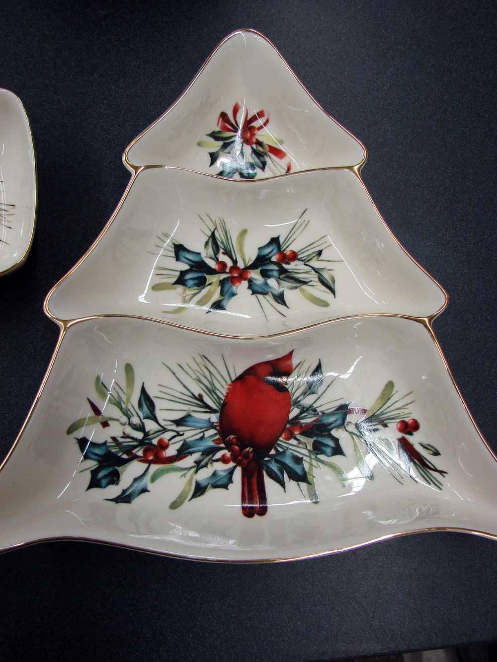 Lenox China Winter Greetings Backyard Birds Divided Tree Shape Platter
