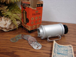 Vintage Original Mirro Full Recipe Cookie Cooky Press Original Box