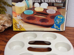 Scandinavian Nordic Ware Eggs 'N Muffin Pan Holds 6 Microwave