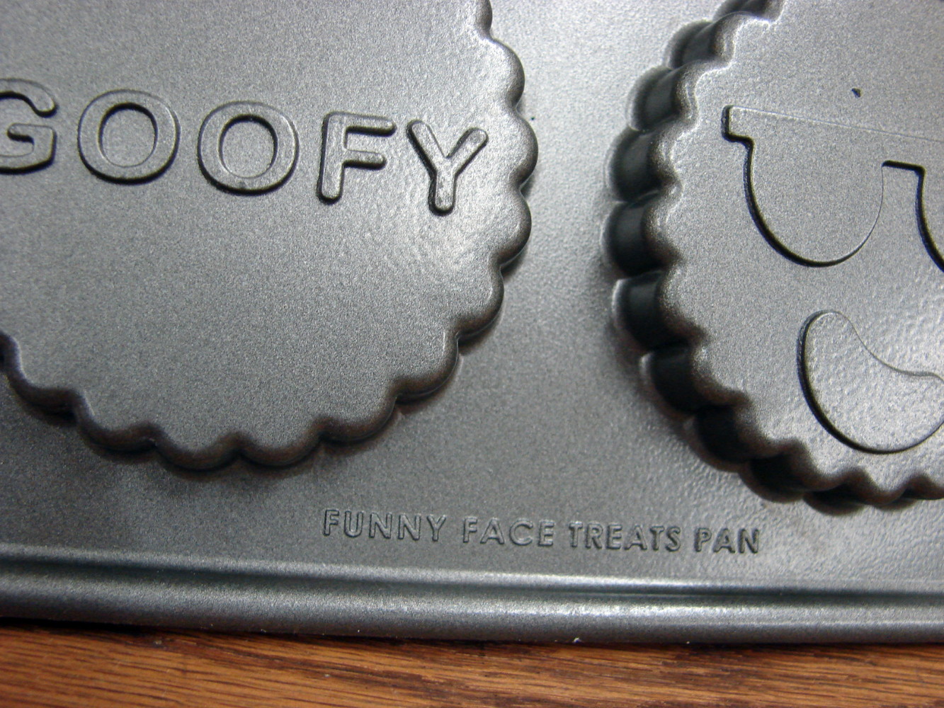 Scandinavian Nordic Ware Heavy Duty Funny Faces Treat Baking Pan