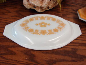 Vintage PYREX Butterfly Gold #943 Lid Only for 1 1/2 Quart Oval Casserole Dish