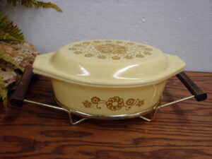 Vintage PYREX Kim Chee #043 Oval Casserole w/ Lid Cradle