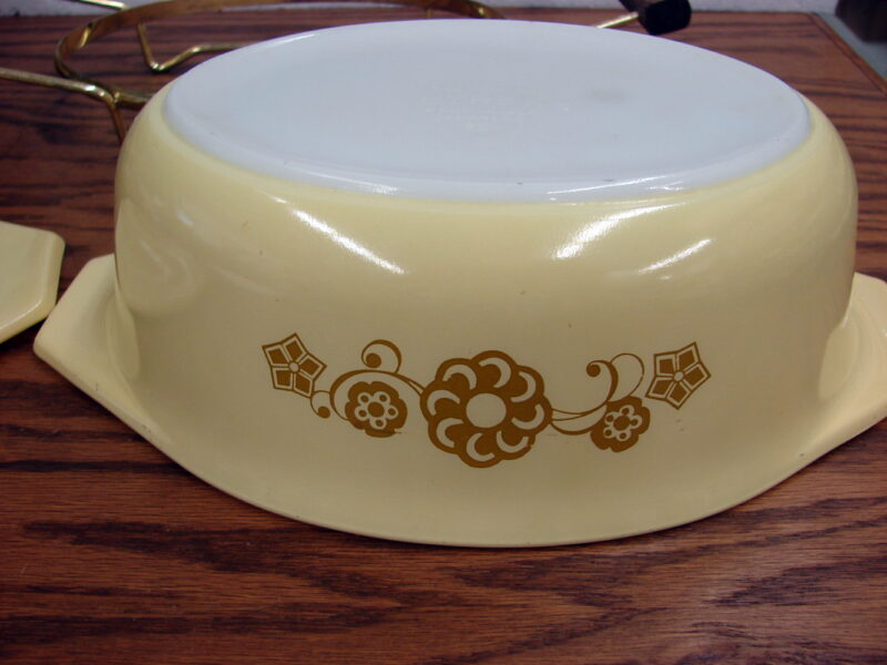 Vintage PYREX Kim Chee #043 Oval Casserole w/ Lid Cradle, Moose-R-Us.Com Log Cabin Decor