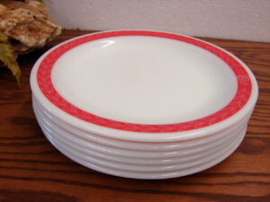 Vintage PYREX Red Laurel Leaf 9" Plates Set/6 Tableware