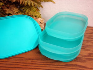Tupperware Teal Layer Stackables Deli Keeper 4 Pc Set Lunch Kit