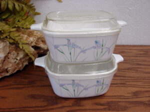 Set/2 Vintage Corning Ware Corelle Shadow Iris P-43 Small Square w/ Storage Lids