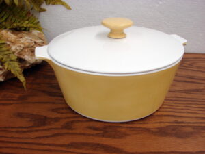 Vintage Corning Ware USA Yellow Harvest White Lid 2 1/2 Quart