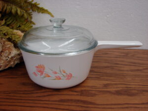 Vintage Corning Ware Corelle Peach Floral 1 1/2 Liter Sauce Pan w/ Glass PYREX Lid