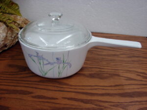 Vintage Corning Ware Corelle Shadow Iris S-1.5 Sauce Pan w/ PYREX Lid