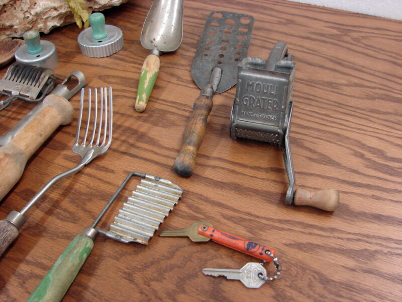 Antique Vintage Kitchen Drawer Lot Green Handle Utensil Openers Scoops 22 pcs, Moose-R-Us.Com Log Cabin Decor