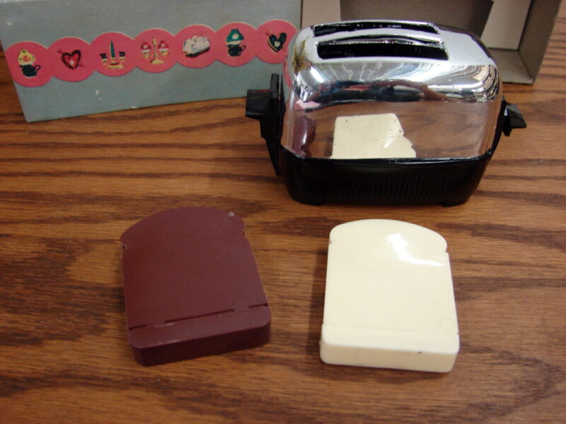 Vintage Novelty Salt Pepper Shaker Pop Up Toaster Set New in Box, Moose-R-Us.Com Log Cabin Decor