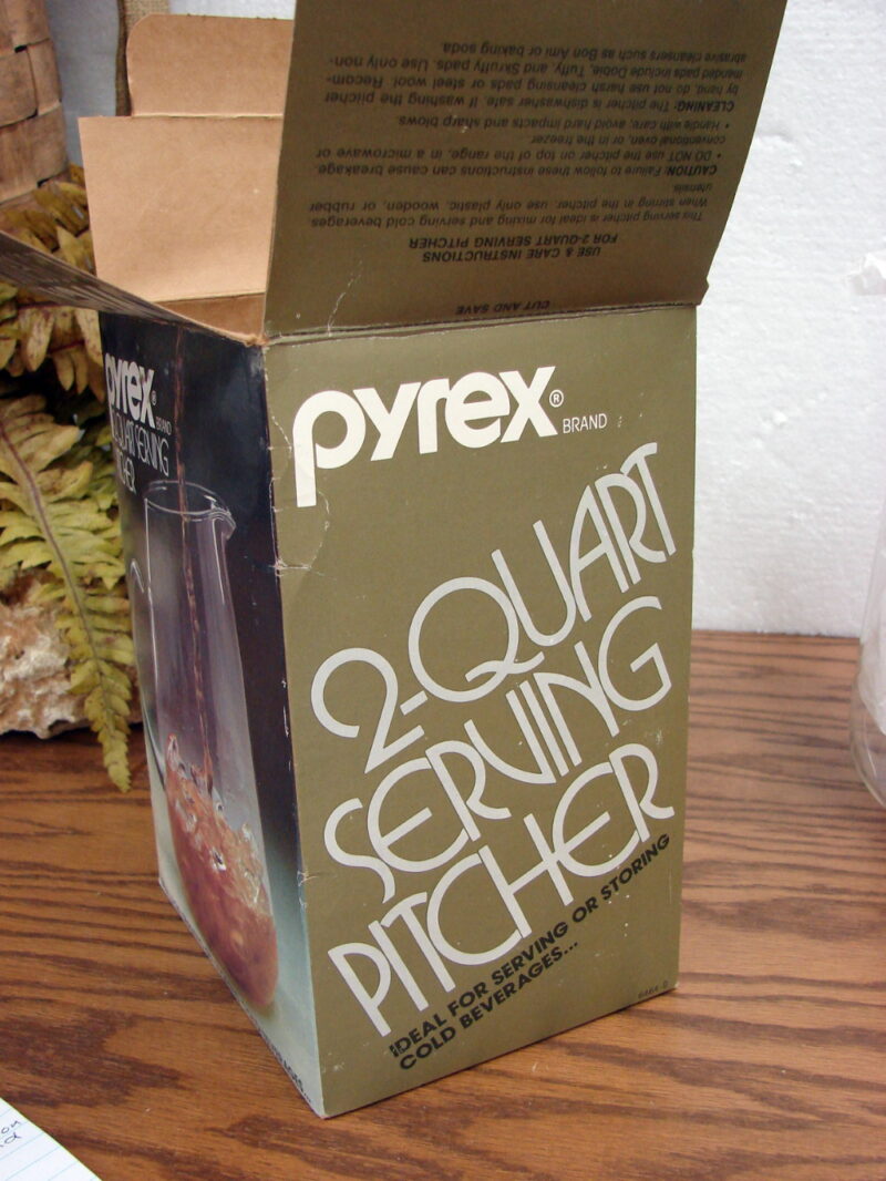 Vintage PYREX 2 Quart Serving Pitcher Stir Stick New in Box - Image 3