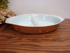 Vintage PYREX Early American Patterned #1063 Divided Dish 1 1/2 Quart