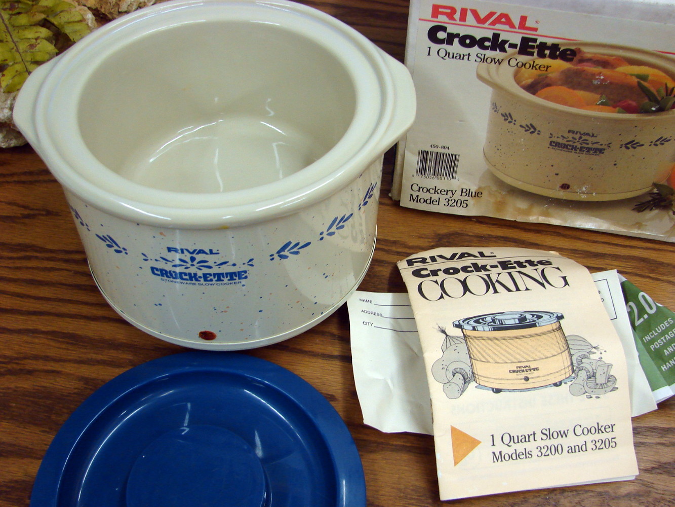 Vintage #3205 Rival Crock-ette 1 Quart Stoneware Slow Cooker Dips Cookbook  Box -  Log Cabin Decor