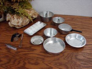 Vintage Aluminum Mirro 4 Tier Cake Pan Set Original Box #1170M, Moose-R-Us.Com Log Cabin Decor