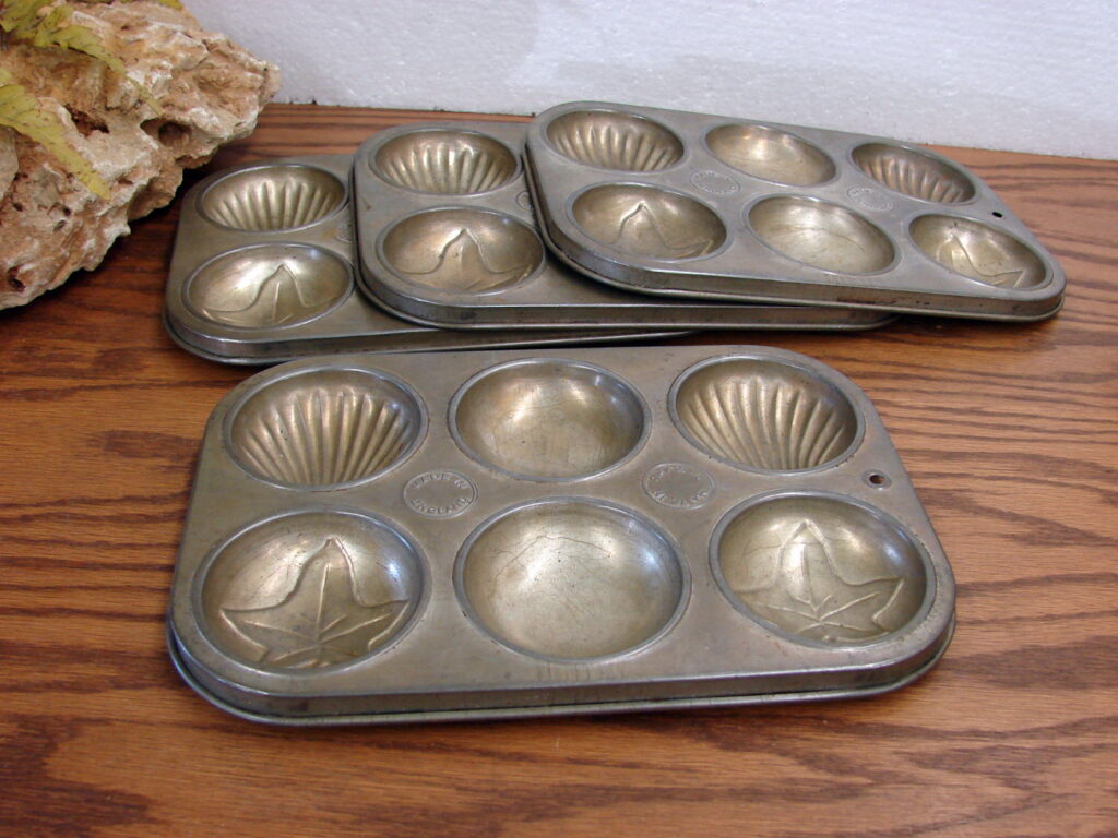 Vintage Tin Madeleine Made England Mince Pie Baking Pan Molds Log Cabin Decor