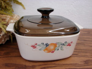 Vintage Corning Ware Corelle Abundance Fruit 1 1/2 Liter Casserole w/ Brown PYREX Lid
