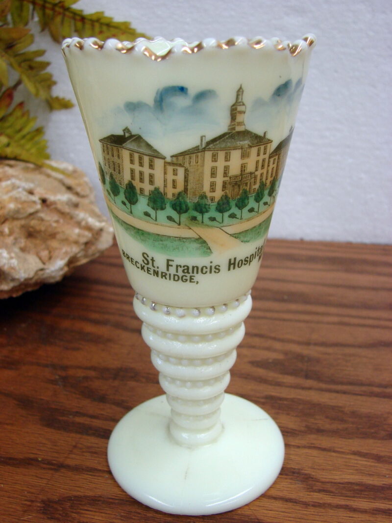 Vintage Souvenir Custard Glass Uranium Vase St Francis Breckenridge MN, Moose-R-Us.Com Log Cabin Decor