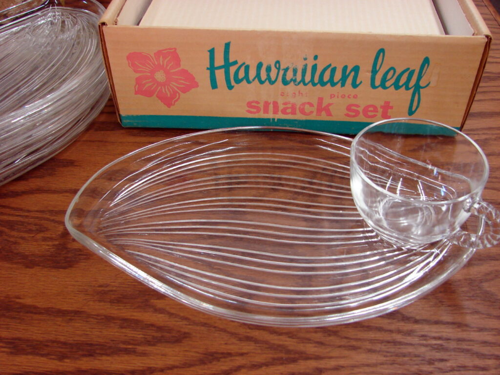 Vintage Federal Glass Hawaiian Leaf Snack Set 12 pc w/ Box MooseRUs