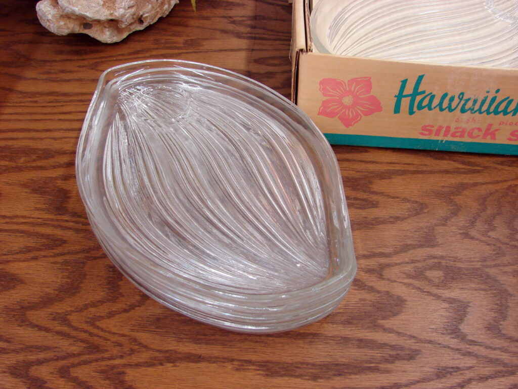 Vintage Federal Glass Hawaiian Leaf Snack Set 12 pc w/ Box MooseRUs