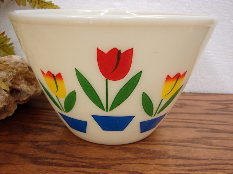 Vintage Fire King Ivory Tulip 9 1/2&#8243; Nesting Mixing Bowl Splash Proof, Moose-R-Us.Com Log Cabin Decor
