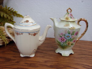 Vintage Hazel Atlas White Wheat Gold Aztec Highball Juice Glasses, Moose-R-Us.Com Log Cabin Decor