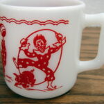 Vintage MCM Hazel Atlas Red Circus Clown Childs Mug Milk Glass - Image 4