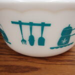 Vintage MCM Hazel Atlas 8" Scalloped Kitchen Aids Mixing Serving Bowl - Image 2
