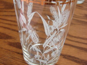 Vintage Hazel Atlas White Wheat Gold Aztec Highball Juice Glasses