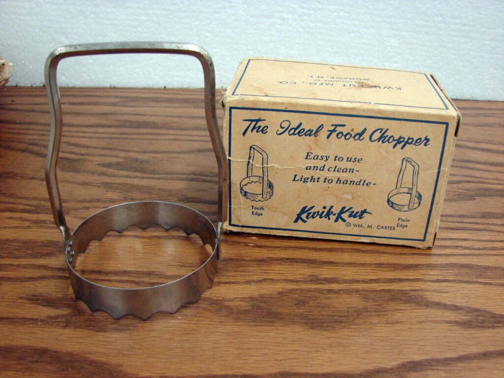 Vintage Kwik Kut Ideal Food Chopper Biscuit Cutter Tooth Edge Box