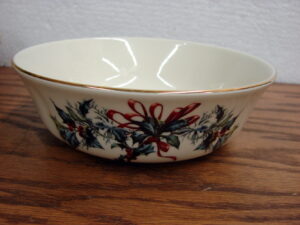 Lenox China Winter Greetings Backyard Birds Side Serving Bowl Holly Bows 6"