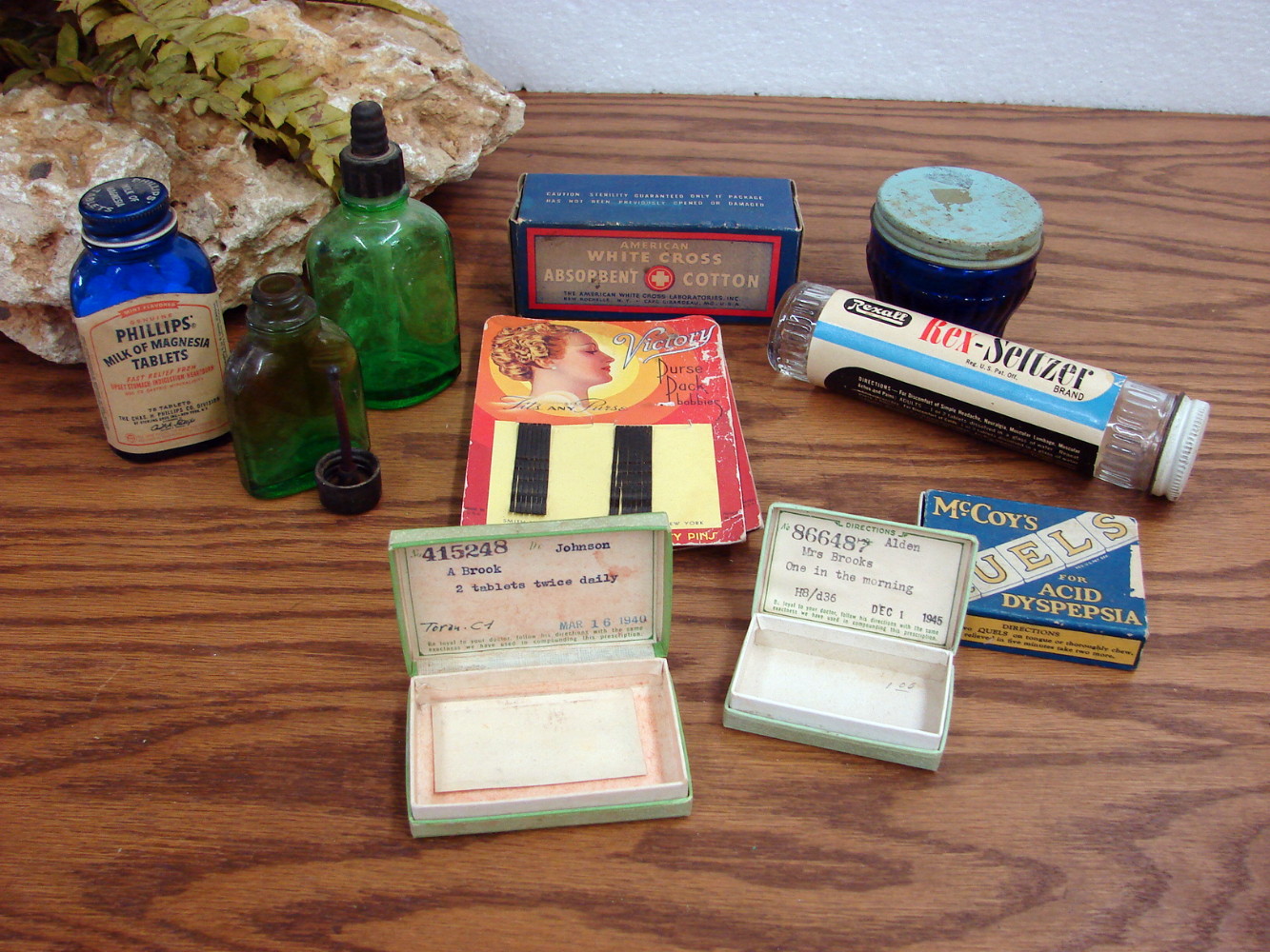 Vintage Medicine Cabinet Contents Bathroom Bottles Empty Prescription Beauty Aides