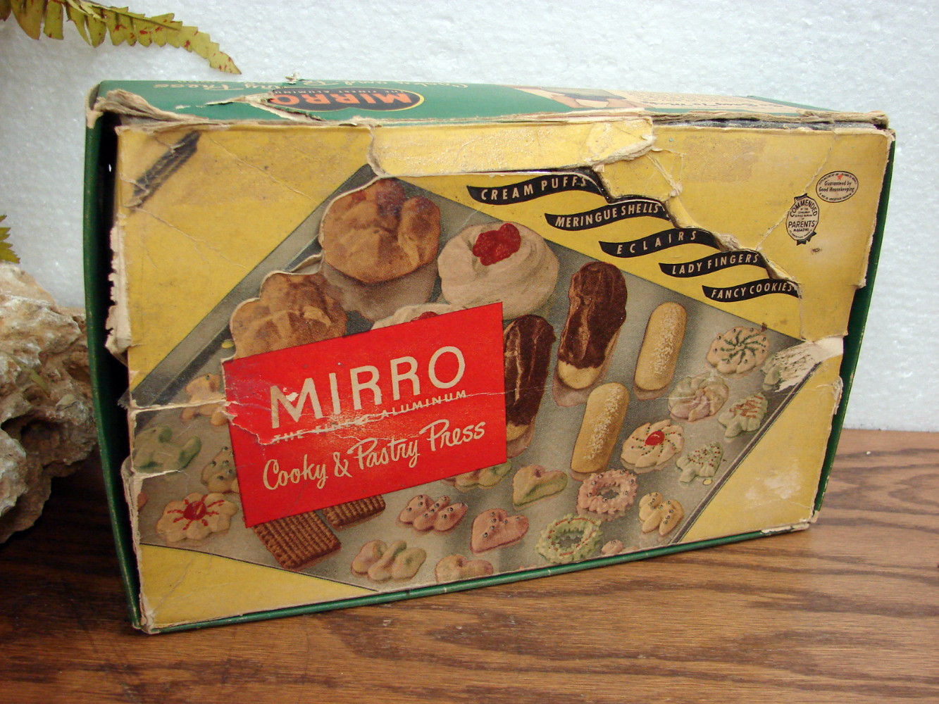 Complete Vintage Mirro Cookie Cooky Press Large Green/Yellow Box w/ Recipe Book - Image 5