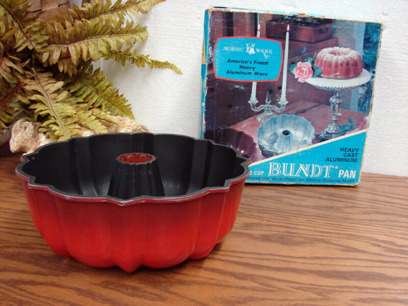 Scandinavian Nordic Ware Heavy Duty Aluminum Bundt Pan w/ Box Flame Red, Moose-R-Us.Com Log Cabin Decor