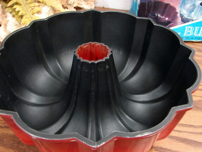 Scandinavian Nordic Ware Heavy Duty Aluminum Bundt Pan w/ Box Flame Red, Moose-R-Us.Com Log Cabin Decor