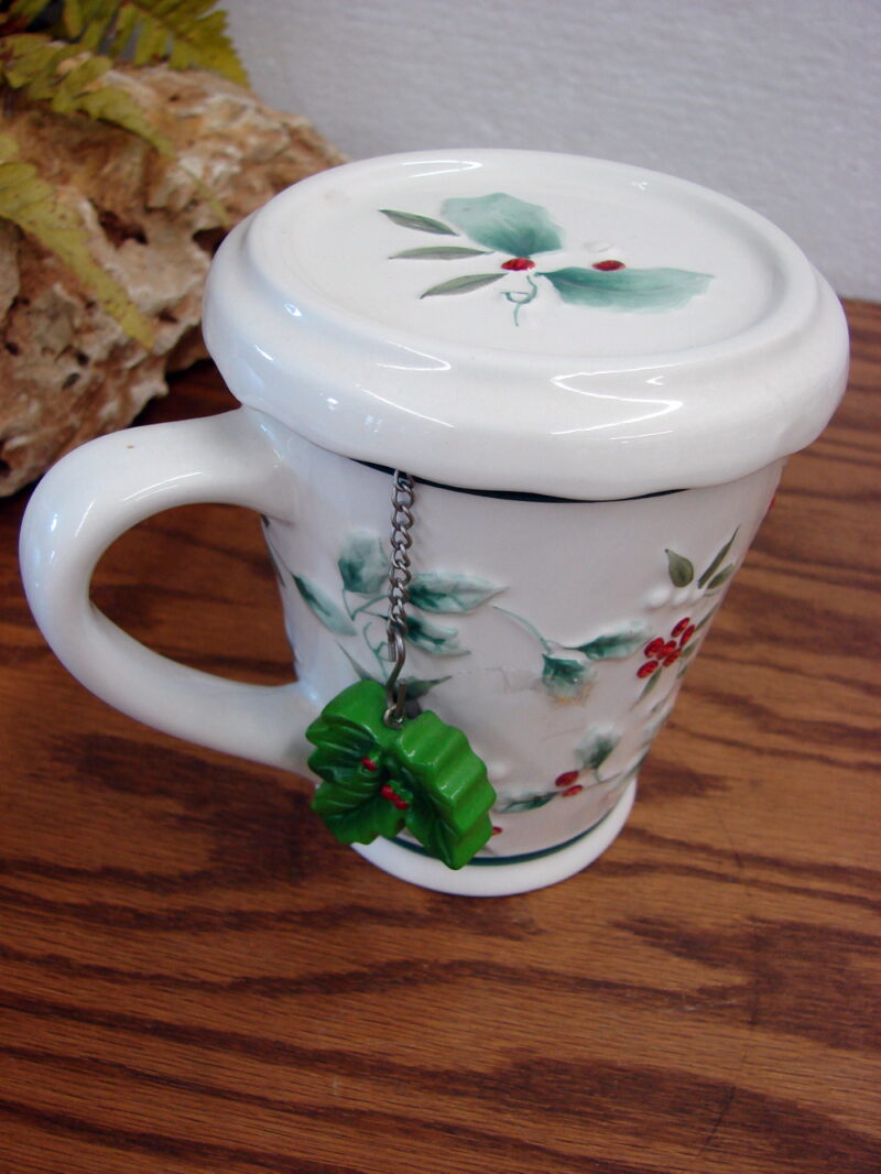 Retired Pfaltzgraff Holly Leaves Berry Winterberry Tea Infuser Mug w/ Lid, Moose-R-Us.Com Log Cabin Decor