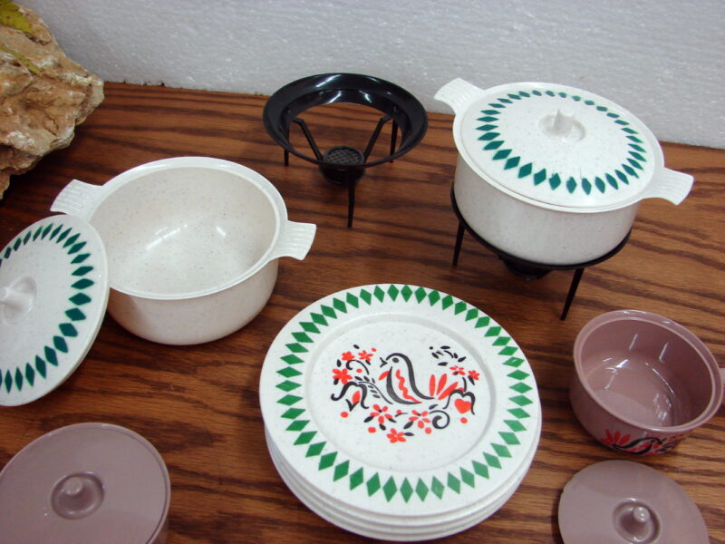 Vintage 19 pc Plastic Toy Playset Bird Plates Pots Pans Burners Toleware, Moose-R-Us.Com Log Cabin Decor