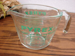 Vintage PYREX 1 Cup Green Letter Glass Measuring Cup w/ Spout