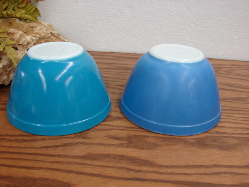 Vintage PYREX Primary Color Multi Color New Reverse Round Mixing Bowl, Moose-R-Us.Com Log Cabin Decor