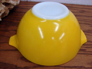 Vintage PYREX Sunflower Daisy #441 Cinderella Nesting Mixing Bowl Yellow